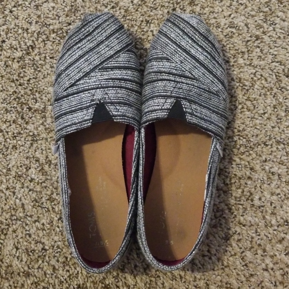Tom's shoes